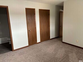 1320 E 38th St in Davenport, IA - Building Photo - Building Photo