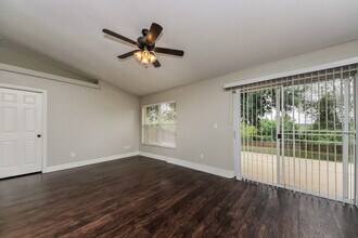15225 Margaux Dr in Clermont, FL - Foto de edificio - Building Photo