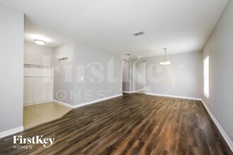 112 Andalusia Loop in Davenport, FL - Foto de edificio - Building Photo