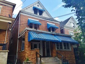 820 Collins St in Pittsburgh, PA - Building Photo