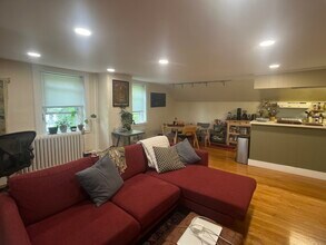 49 Pond St, Unit 2 in Boston, MA - Building Photo - Building Photo