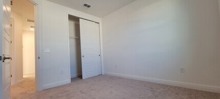 135-45 Larkton Ln, Orlando FL 32832 in Orlando, FL - Foto de edificio - Building Photo