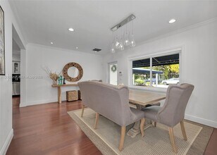 6134 SW 28th St in Miami, FL - Building Photo - Building Photo