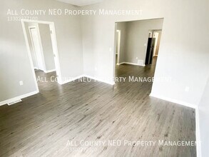 2092 W 105th St in Cleveland, OH - Building Photo - Building Photo