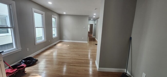413 Winthrop Ave, Unit 1 in New Haven, CT - Building Photo - Building Photo