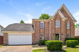 10237 Green Moss Dr N in Cordova, TN - Building Photo - Building Photo