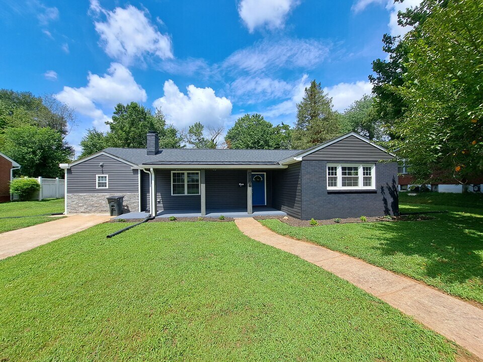4705 Clarke St in Lynchburg, VA - Building Photo