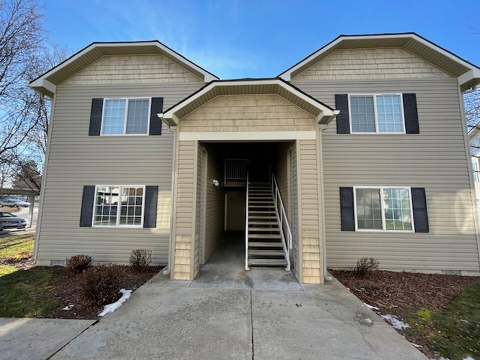 213 N Avenger Ln in Boise, ID - Foto de edificio