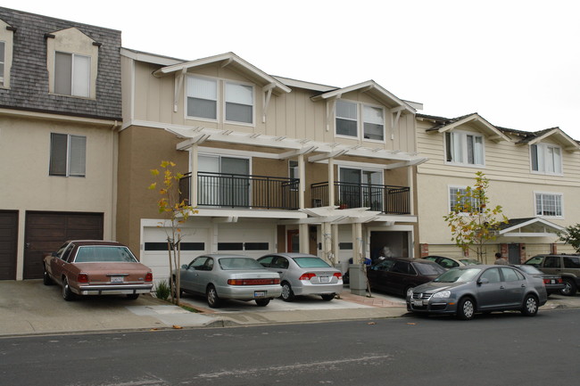 344 Susie Way in South San Francisco, CA - Foto de edificio - Building Photo