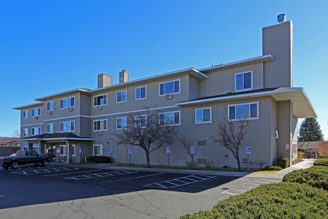 Frost Yasmer Estates in Carson City, NV - Building Photo