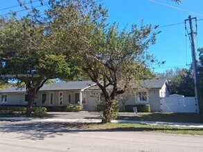 12251 SW 82nd Ave in Pinecrest, FL - Building Photo - Building Photo