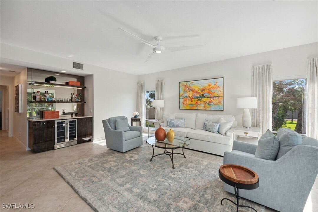 780 Waterford Dr in Naples, FL - Building Photo