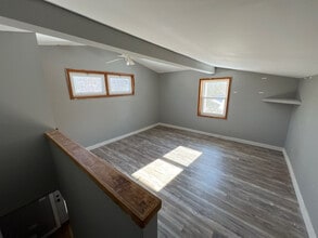 383 Stewart Rd N in Mansfield, OH - Foto de edificio - Building Photo