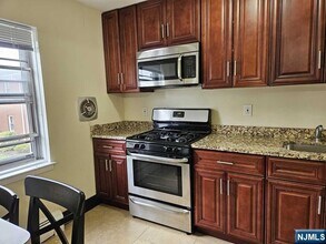 759 Hamburg Tpke in Wayne, NJ - Building Photo - Building Photo