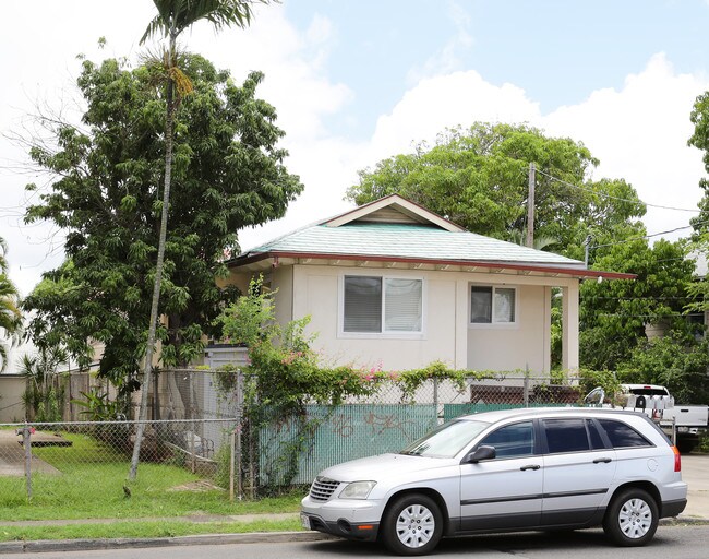 1413 Middle St in Honolulu, HI - Foto de edificio - Building Photo