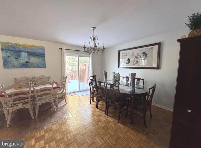 property at 5 Hanover Ct