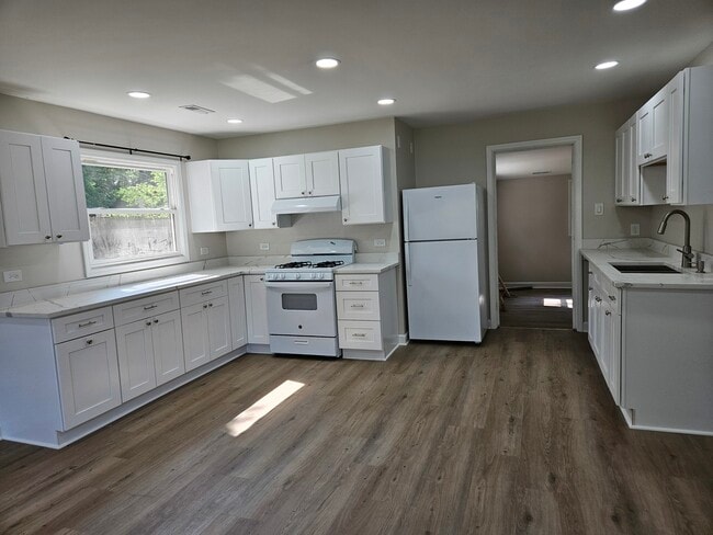 34W739 Clyde Pkwy in St. Charles, IL - Building Photo - Building Photo