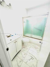7401 Pines Blvd in Pembroke Pines, FL - Building Photo - Building Photo