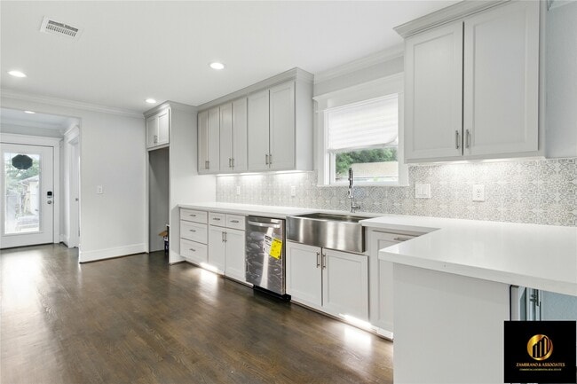 property at 522 Caplin St