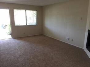 43 Dean Way in Folsom, CA - Building Photo - Building Photo