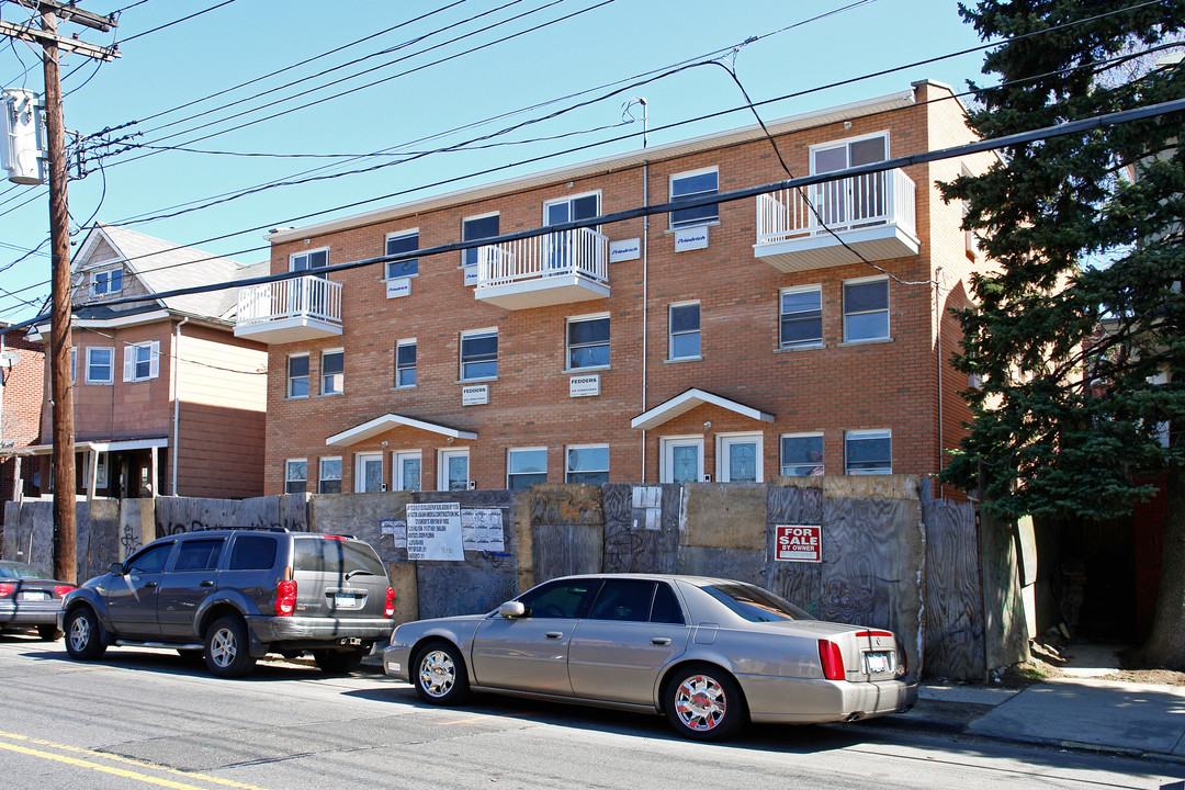 2221 College Point Blvd in Flushing, NY - Building Photo