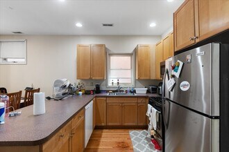 2338 N Greenview Ave in Chicago, IL - Building Photo - Building Photo