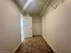 6339 W Silver Ribbon Ct in Las Vegas, NV - Building Photo - Building Photo