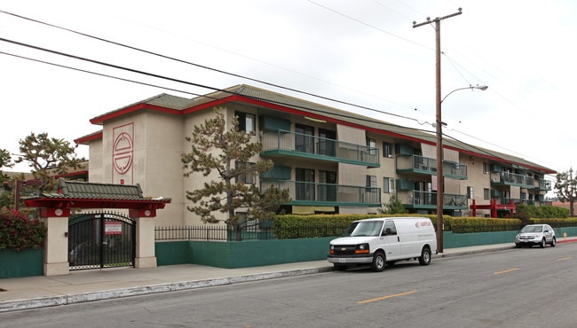 Golden Age Village in Monterey Park, CA - Foto de edificio - Building Photo