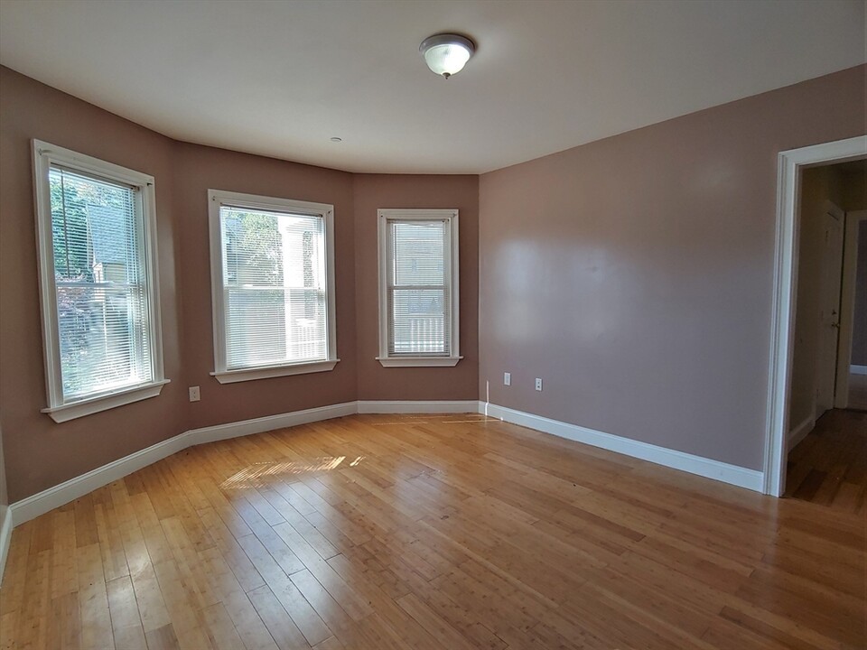 9 Alban St, Unit 3 in Boston, MA - Building Photo