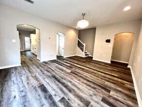 1311 Treasure Cove in Niceville, FL - Foto de edificio - Building Photo