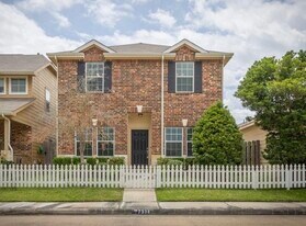 7338 Autumn Sun Dr in Houston, TX - Building Photo