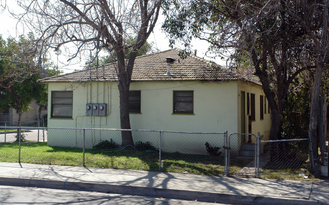 880 Mayfield Ave in San Bernardino, CA - Building Photo - Building Photo