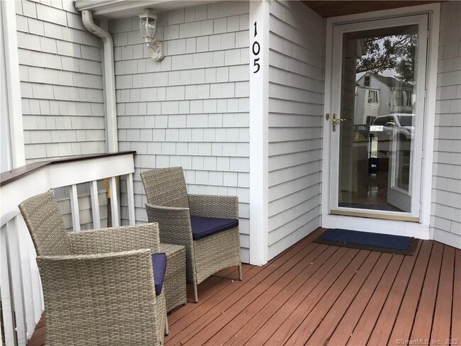 105 Elm St in Stonington, CT - Building Photo - Building Photo