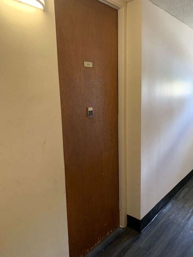 909 Ala Lilikoi St in Honolulu, HI - Building Photo - Building Photo