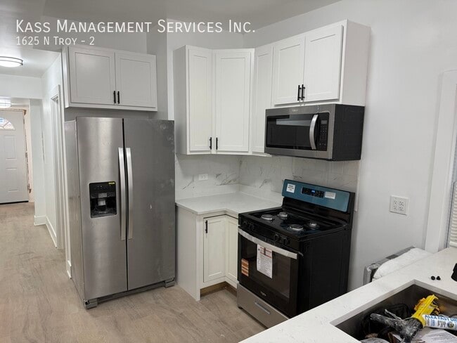 1625 N Troy St in Chicago, IL - Building Photo - Building Photo