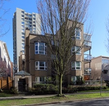 Parkside Place in Vancouver, BC - Building Photo - Building Photo