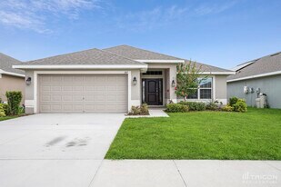 387 Buchannan Dr in Davenport, FL - Building Photo