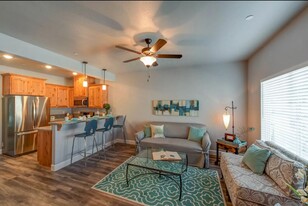 Midtown 557 in Chico, CA - Building Photo