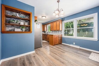 912 Dwillard Dr in Kalamazoo, MI - Building Photo - Building Photo