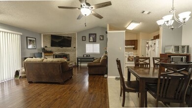 5718 Champions Hill Dr in San Antonio, TX - Building Photo - Building Photo