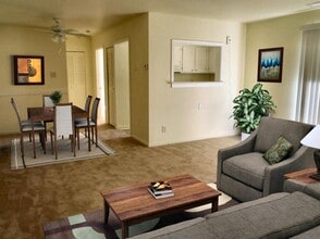 East Bay Apartments in Norfolk, VA - Building Photo - Interior Photo