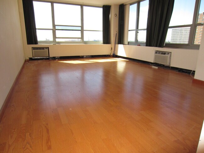 property at 3550 N Lake Shore Dr
