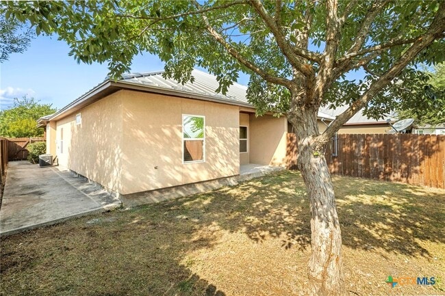 1009 Tripp Ln