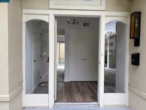 2017 Pine Knoll Dr in Walnut Creek, CA - Building Photo - Building Photo