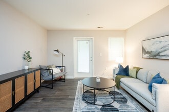 Village at Mills Gap in Boiling Springs, SC - Foto de edificio - Interior Photo