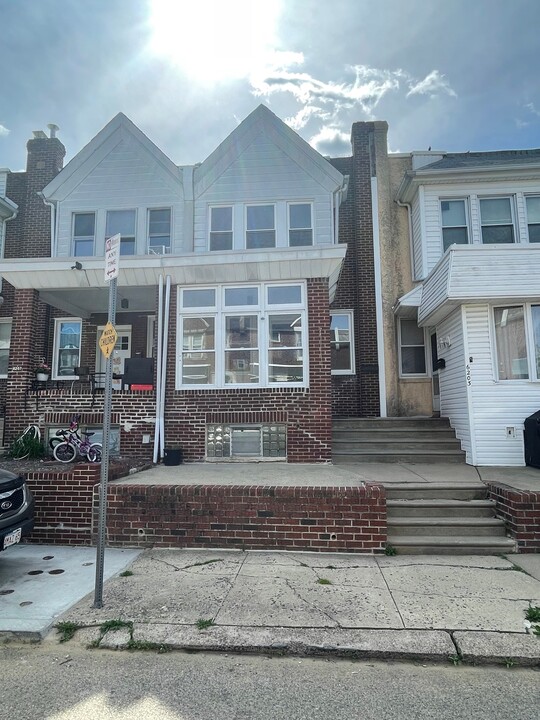 6205 Mershon St in Philadelphia, PA - Building Photo