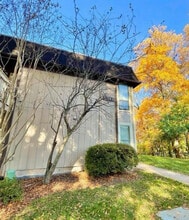 5812 Royal Ridge Dr, Unit O in Springfield, VA - Building Photo - Building Photo