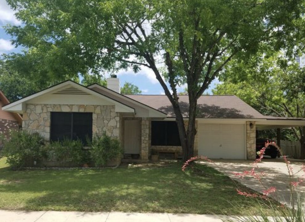 135 Bluebonnet Cir in Boerne, TX - Building Photo