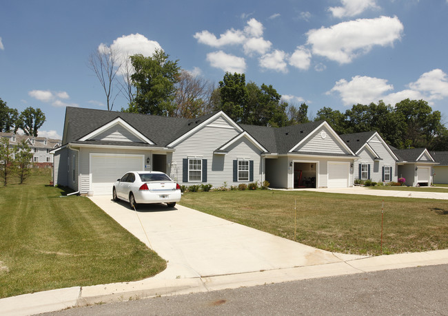 Village of Spring Meadows I in Jackson, MI - Building Photo - Building Photo