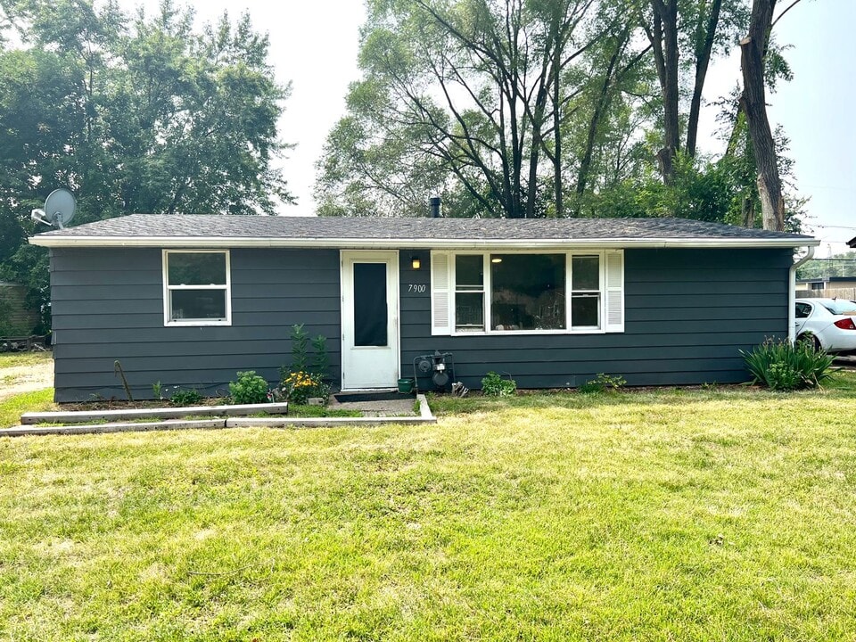 7900 Cadet Rd in Machesney Park, IL - Building Photo